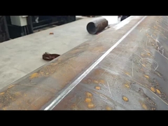 ライトポールのためのCNCシャット溶接機