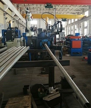 Good price ロボット溶接機 ライトポールのためのCNCドアフレーム切断機 オンライン