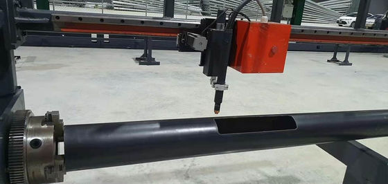 CNCレーザーライトポールドア切断機、モデルLDC-350/2000