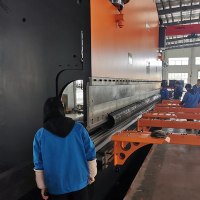 400トンのCNC液圧プレスブレーキ 8000mm作業長とDELEM DA53T制御