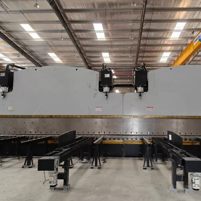 重量 2×650Tn 7M CNC タンドムプレスブレーキ 長角型トーパー&オクタゴナルライトポール生産