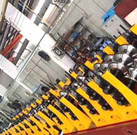 2つの波および3つの波8m/機械を形作る最低の監視柵ロール