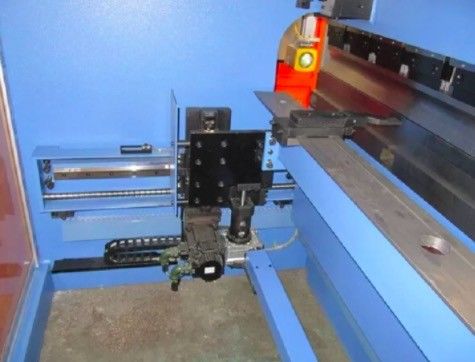 Good price 高圧力CNC 液圧プレスブレーキ 7.5KW モーターパワー 400L オイルタンク容量 オンライン