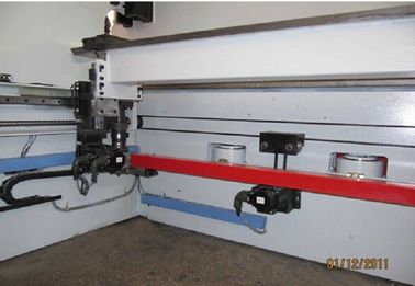 63 トン フル オートマチック CNC の油圧薄板金の出版物ブレーキ機械