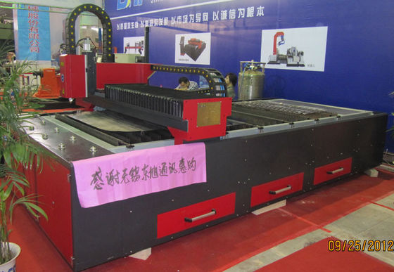 高速薄板金 CNC 繊維レーザーの打抜き機/装置