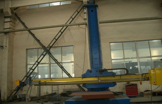 自動溶接機 垂直起力4000mmと直径700-4000mmの水道管の溶接用
