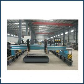 縦および横の切断の 4000mm のガントリー タイプ CNC 血しょう打抜き機