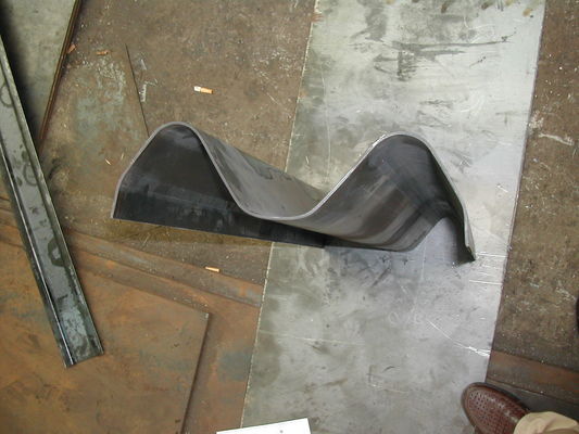 曲がる型は/ハイウェーのガードレールの製造業用具のブレーキ工具細工を押します