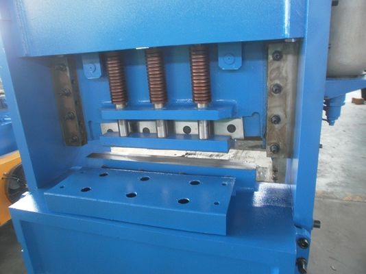 20mm の軸プランジャー ポンプを搭載する 600mm の鋼板油圧せん断機械