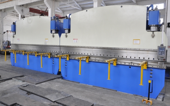 400T/7000mm CNC タンドムプレスブレーキ 8000kn Cnc ハイドロリックプレスブレーキマシン