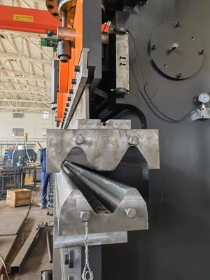 良い値段 Professional 5mm/s Bending Speed Press Brake Bending Machine for Precise Bending 3260*1500*2250 オンライン
